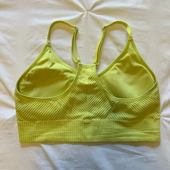 New w/ tags detached VS Pink Sports Bras sz M - Picture 5 of 8